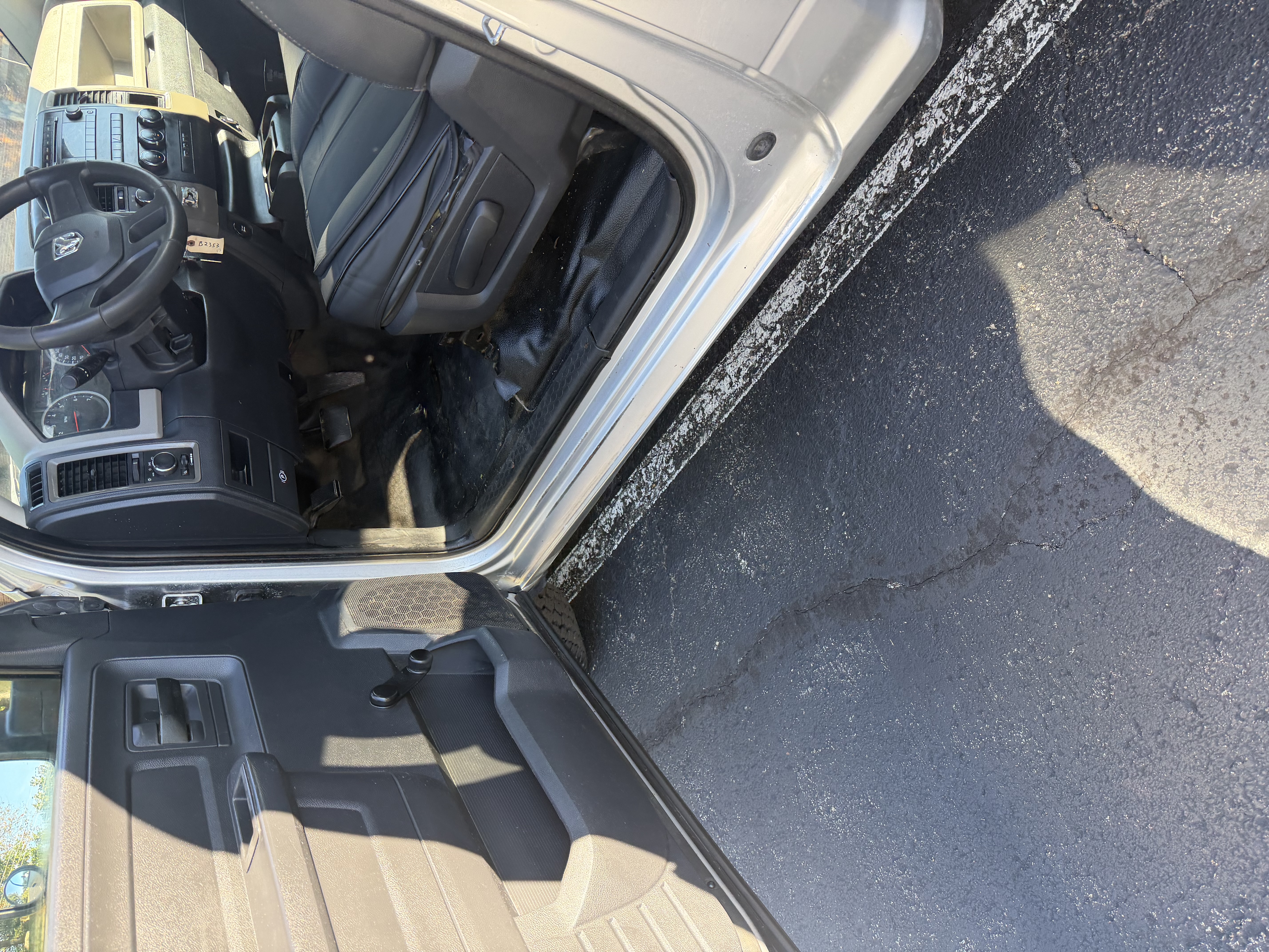 Used 2012 RAM 1500 ST AWD/4WD image 10