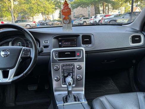 Used 2015 Volvo S60 T5 Premier image 11