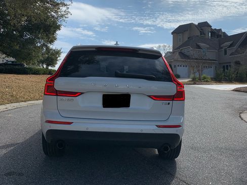 Used 2021 Volvo XC60 T5 Momentum image 8