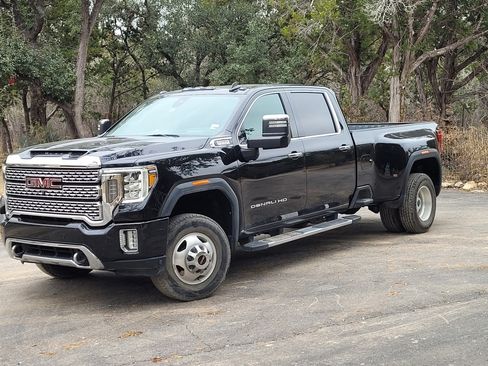Used 2021 GMC Sierra 3500 Denali w/ Denali Ultimate Package image 2