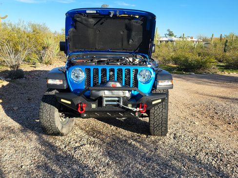 Used 2021 Jeep Gladiator Sport image 4