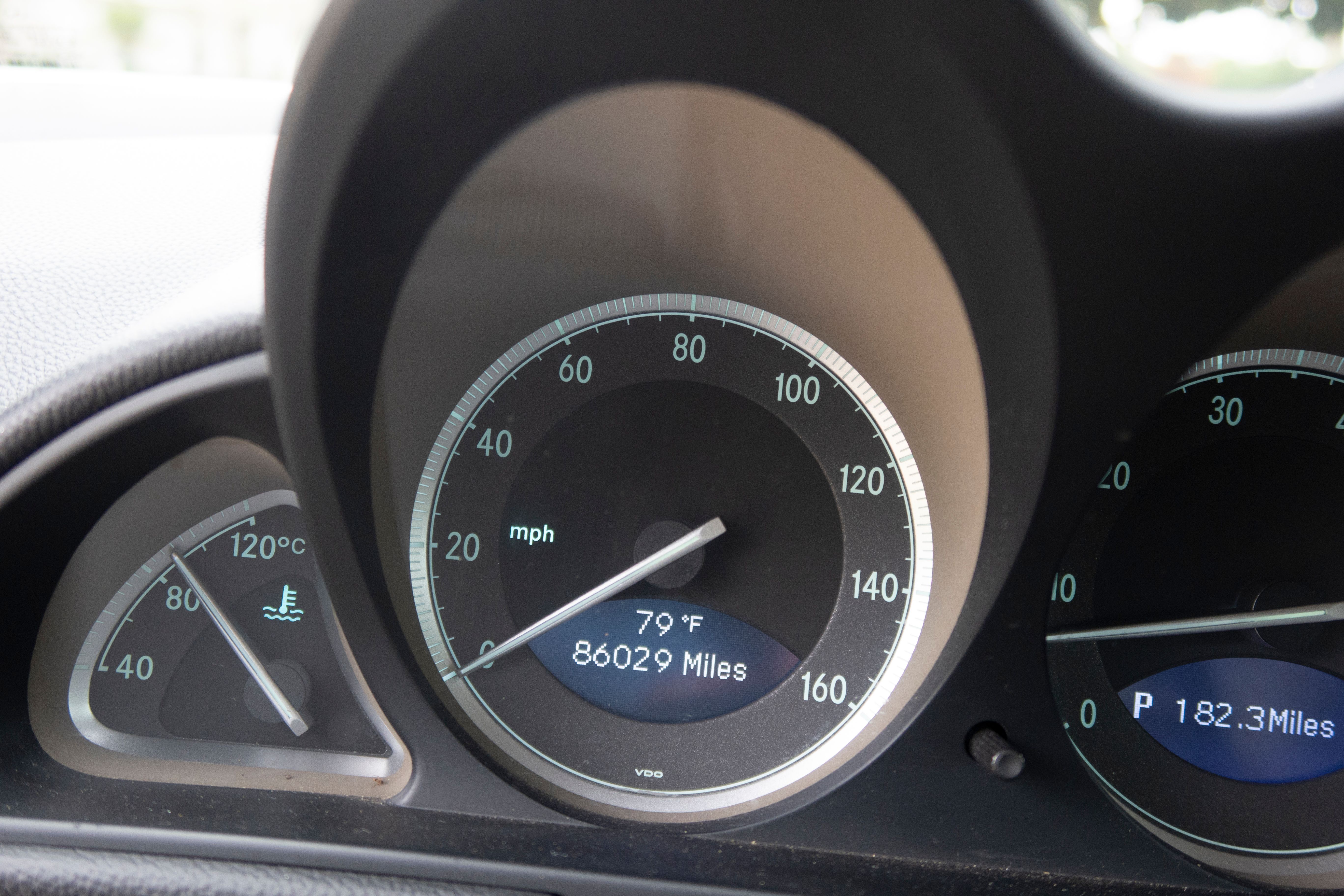Used 2004 Mercedes-Benz SL 500 image 9