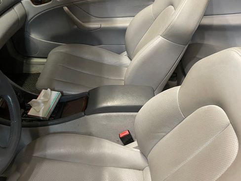 Used 2001 Mercedes-Benz CLK 320 Cabriolet image 9