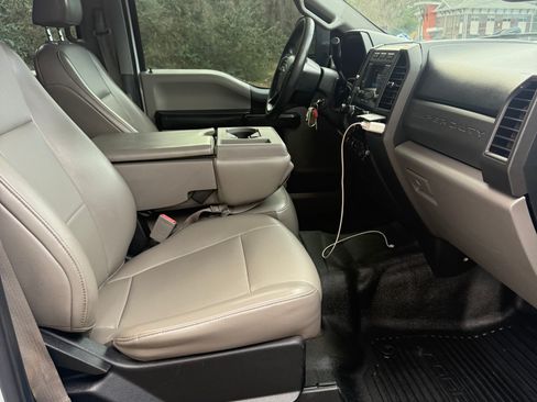 Used 2019 Ford F250 XL w/ Power Equipment Group image 9