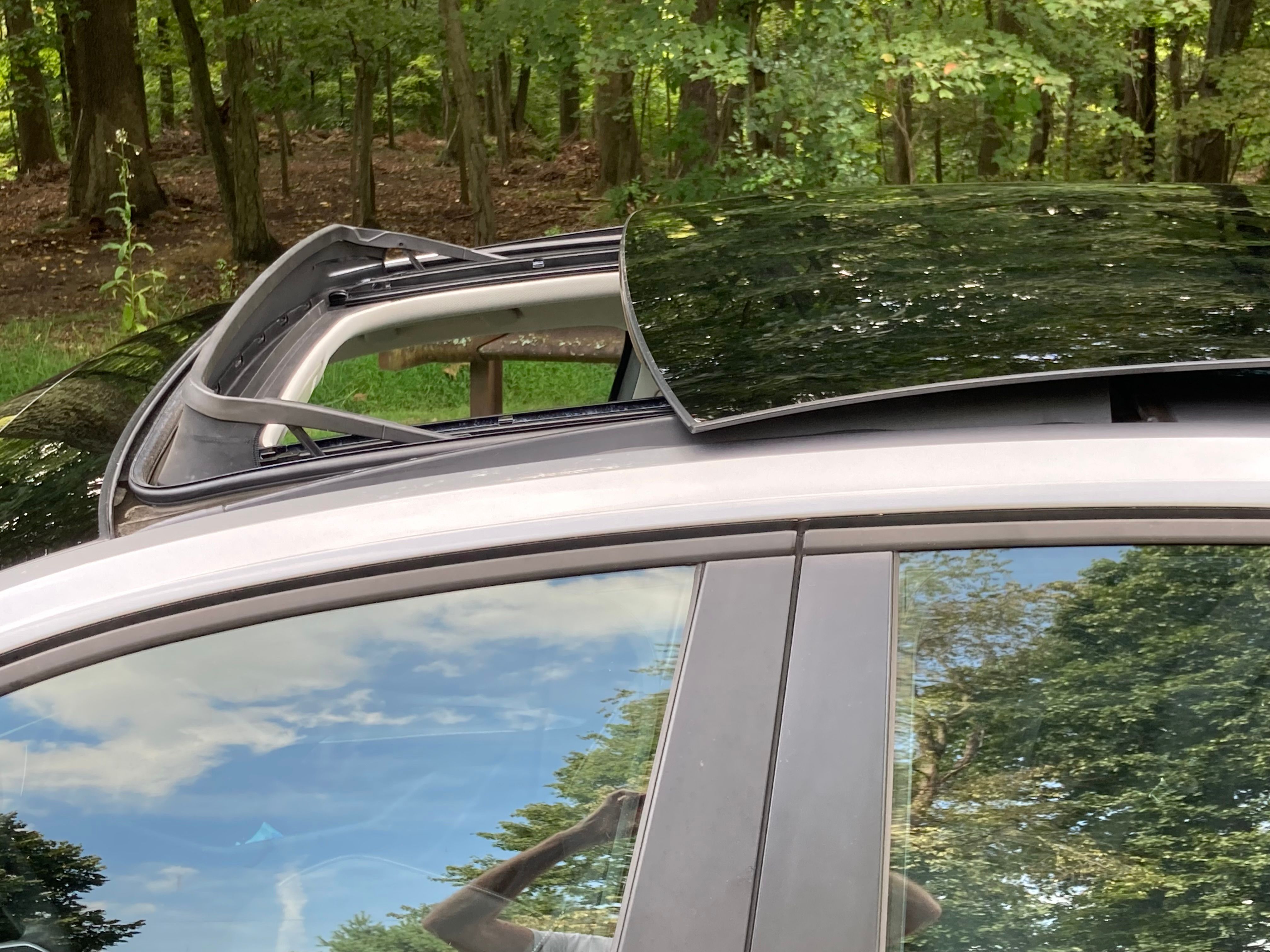 Used 2024 Volkswagen Jetta SE w/ Panoramic Sunroof Package FWD image 10