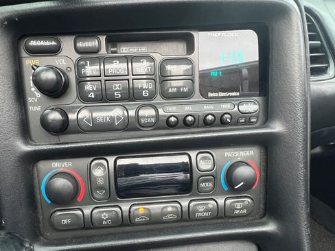 Used 1998 Chevrolet Corvette Convertible w/ Memory Pkg image 12