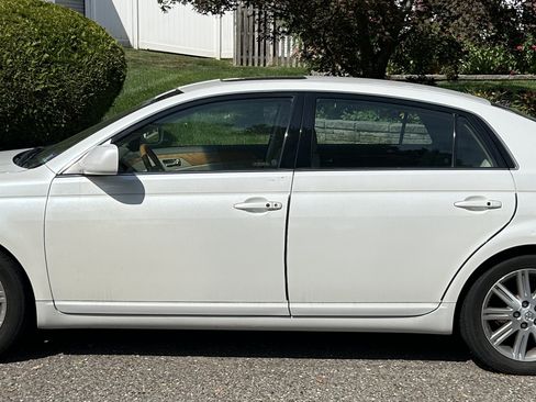 Used 2006 Toyota Avalon Limited image 1