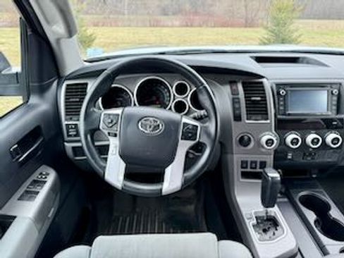 Used 2016 Toyota Sequoia SR5 image 21