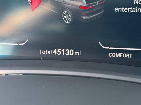 Used 2021 BMW X7 xDrive40i w/ M Sport Package image 11