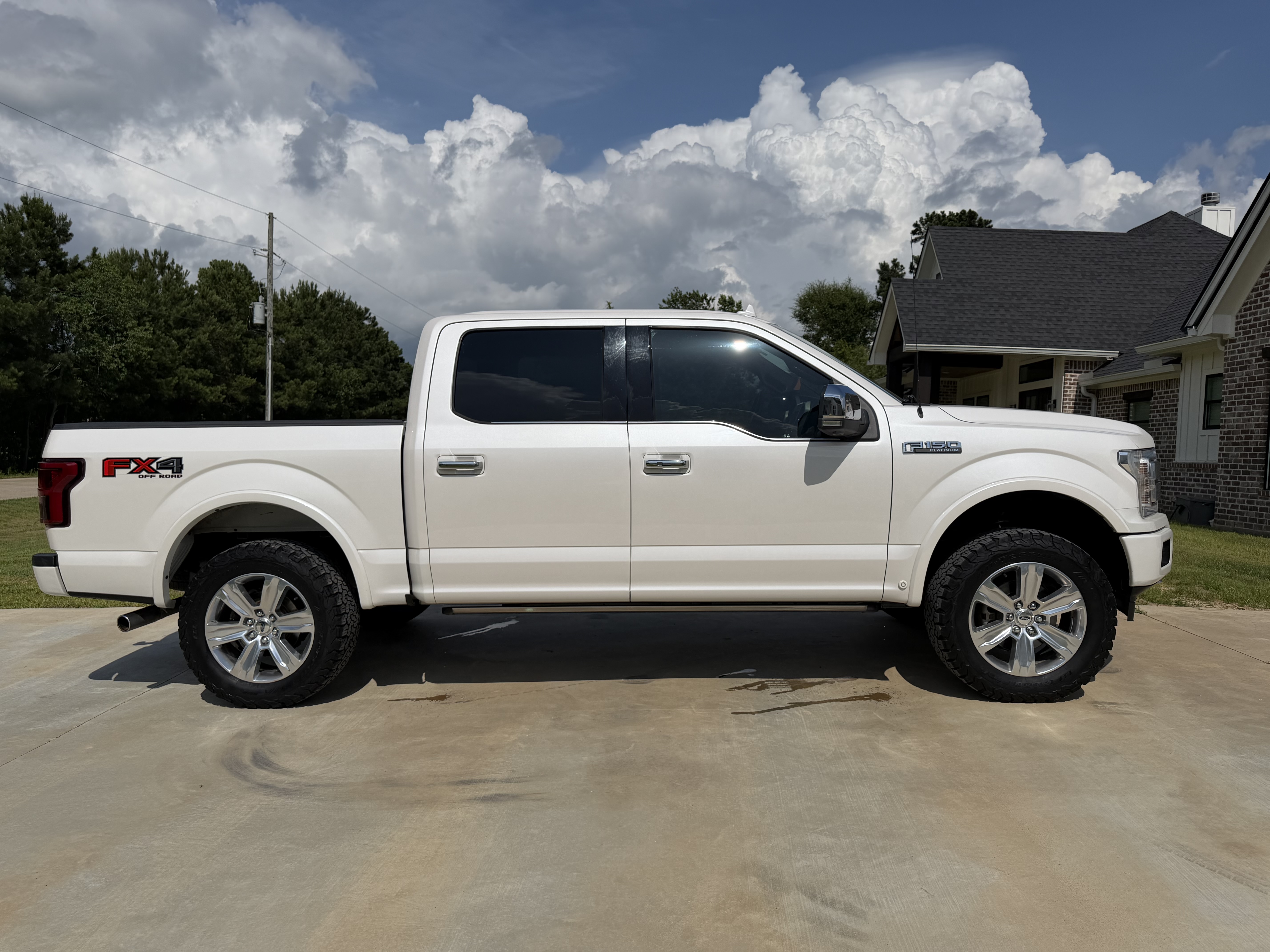 Used 2018 Ford F150 Platinum w/ Equipment Group 701A Luxury AWD/4WD image 2
