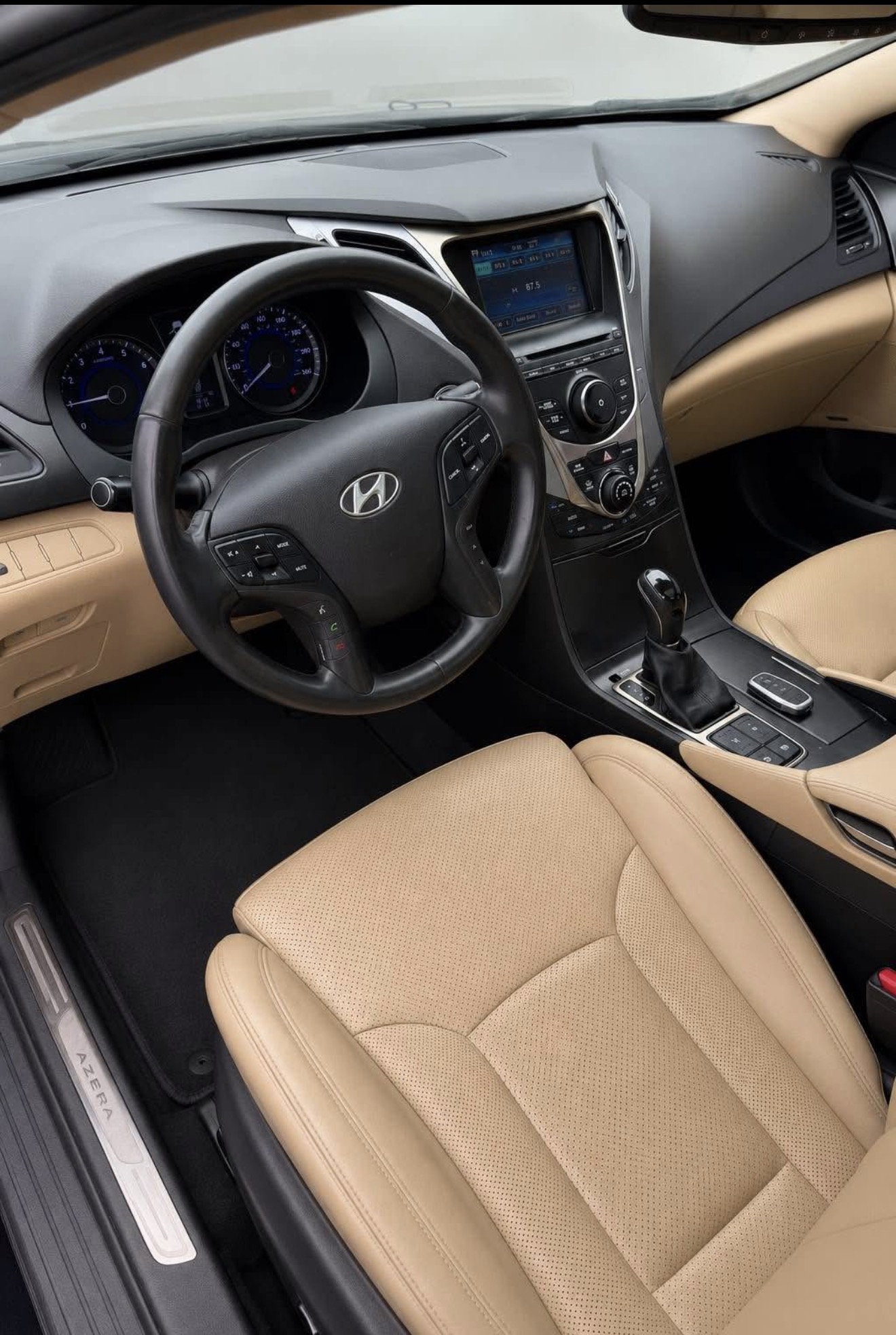 Used 2013 Hyundai Azera w/ Technology Pkg FWD image 5