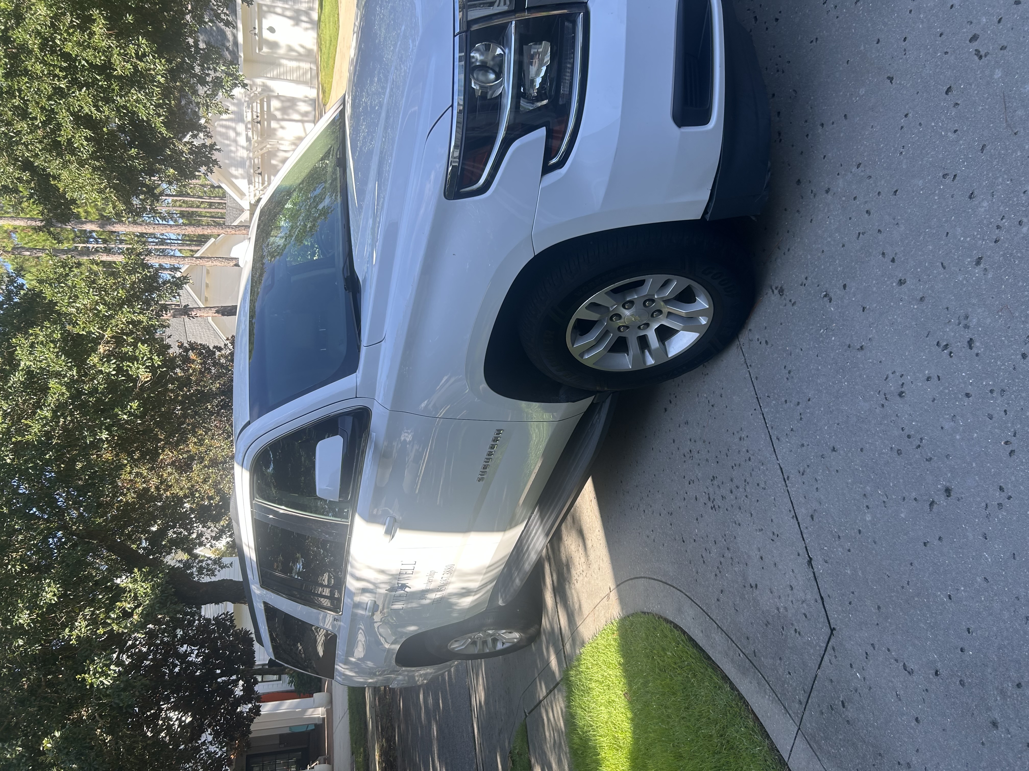 Used 2019 Chevrolet Suburban LT RWD image 5