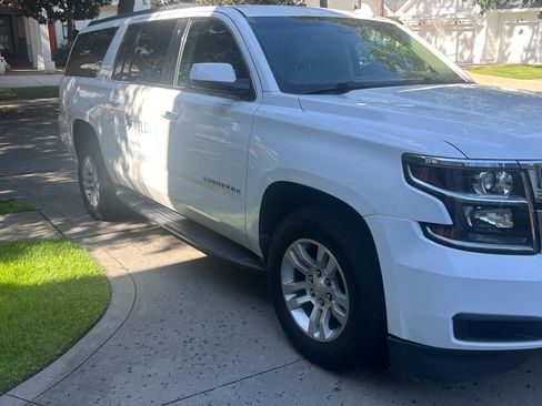 Used 2019 Chevrolet Suburban LT RWD image 5