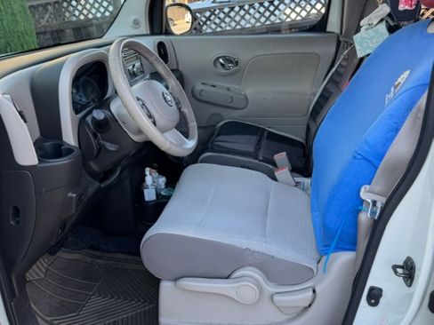 Used 2011 Nissan Cube 1.8 S w/ Interior Designer Pkg FWD image 7