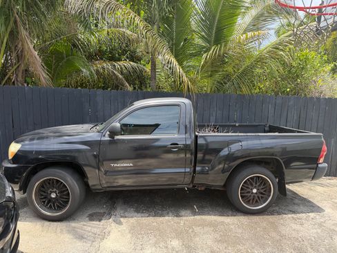 Used 2005 Toyota Tacoma 2WD Regular Cab image 1
