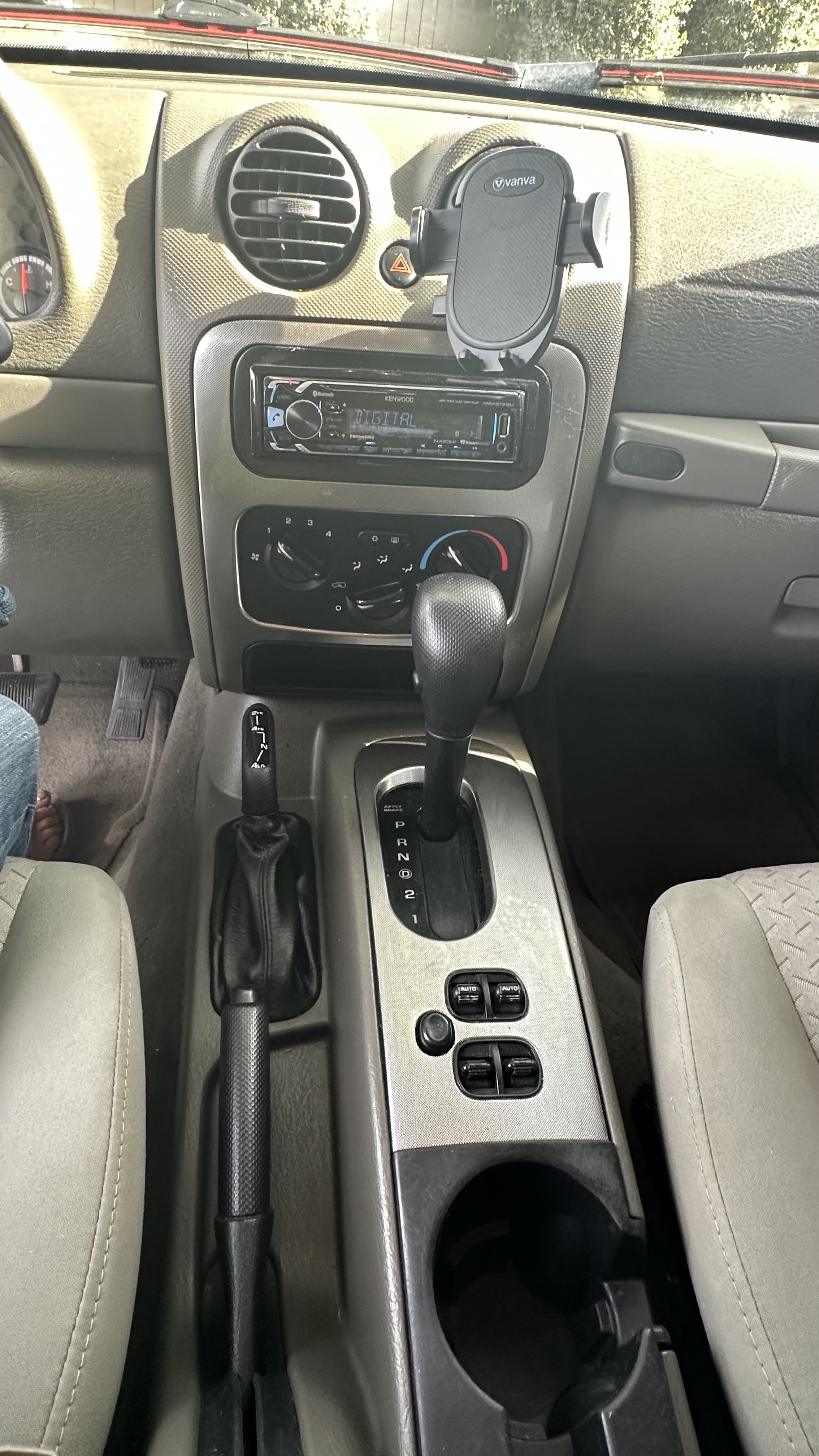 Used 2006 Jeep Liberty Renegade w/ Trailer Tow Group AWD/4WD image 23
