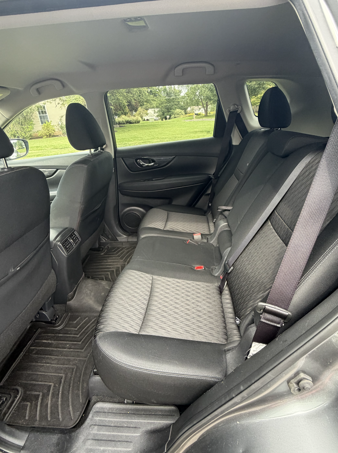 Used 2018 Nissan Rogue SV AWD/4WD image 10