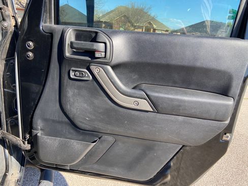 Used 2015 Jeep Wrangler Unlimited Sport w/ Quick Order Package 24S image 17