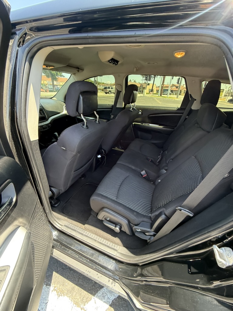 Used 2015 Dodge Journey American Value Package w/ Flexible Seating Group FWD image 6