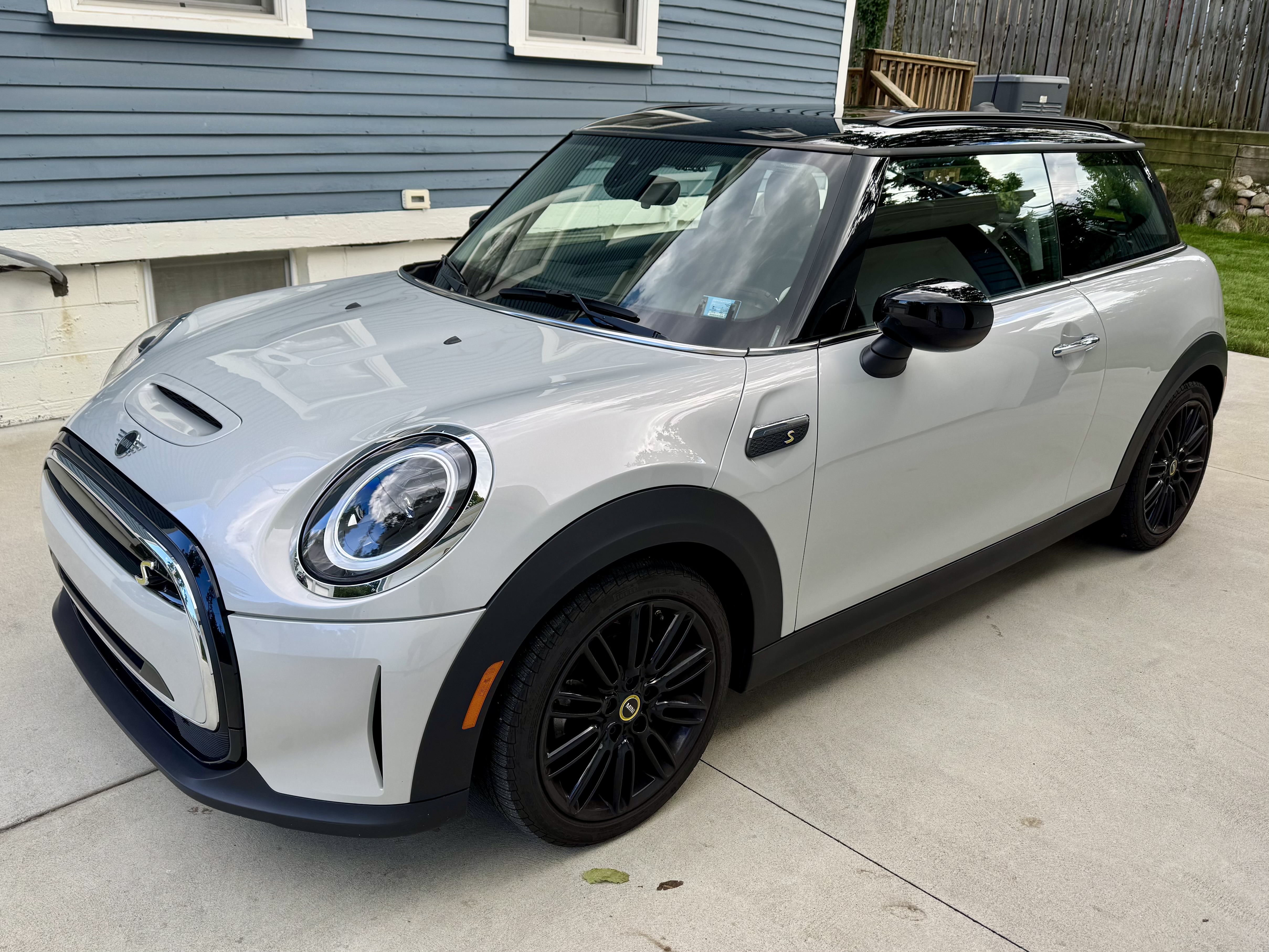 Used 2023 MINI Cooper SE FWD image 4