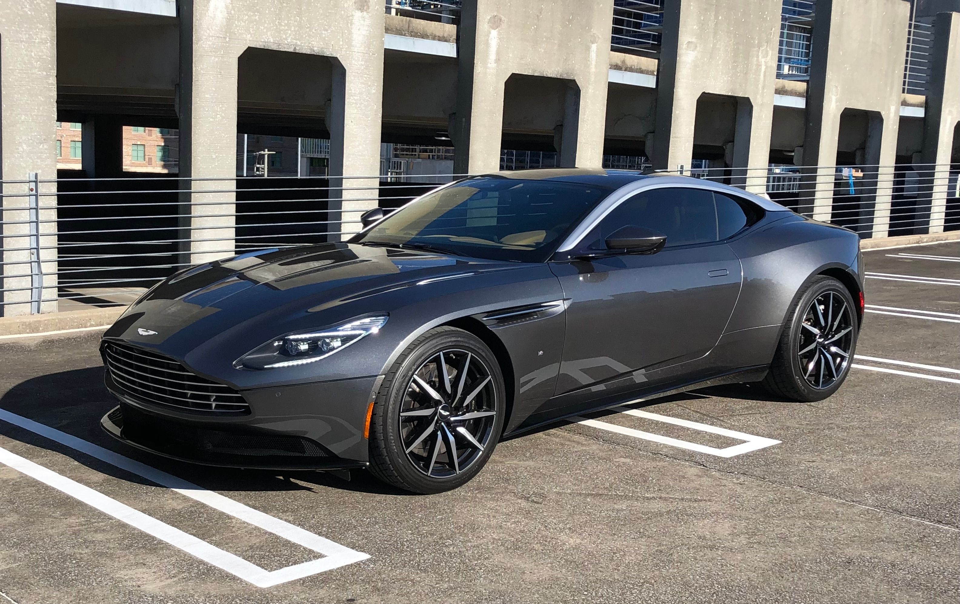 Used 2017 Aston Martin DB11 V12 RWD image 28