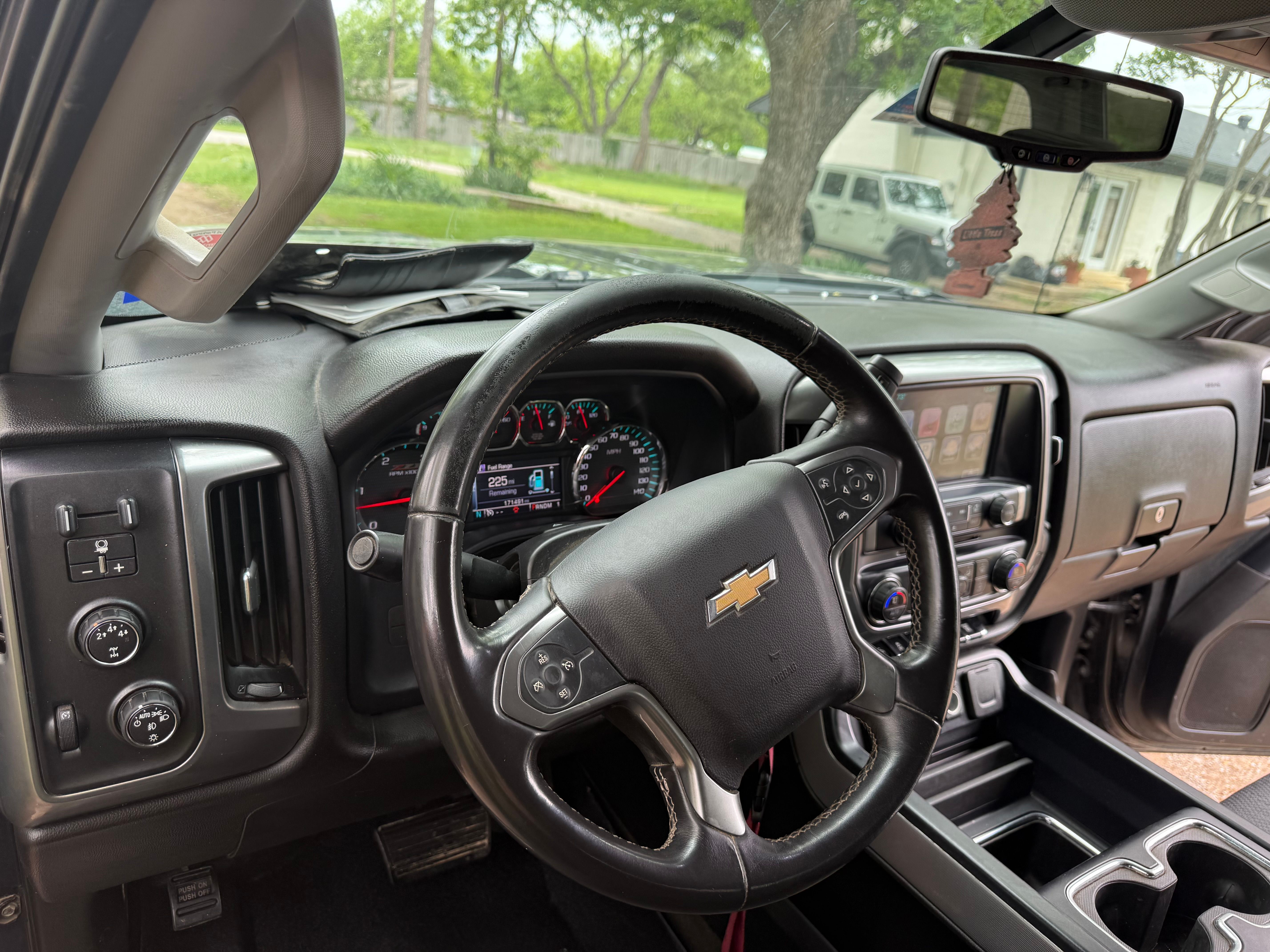 Used 2016 Chevrolet Silverado 2500 LT w/ LT Convenience Package AWD/4WD image 12