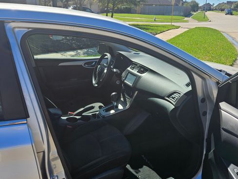 Used 2015 Nissan Sentra S image 15