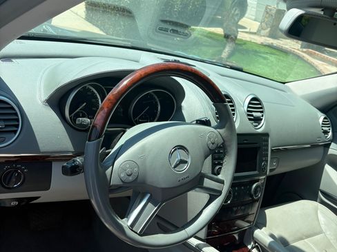 Used 2010 Mercedes-Benz GL 450 4MATIC image 5