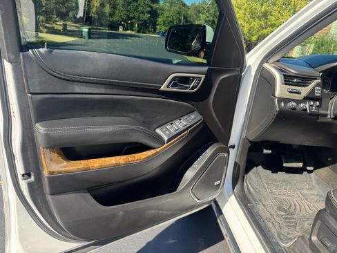 Used 2016 GMC Yukon XL Denali w/ Open Road Package image 18