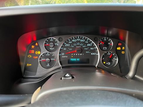 Used 2022 Chevrolet Express 2500 w/ Driver Convenience Package image 6