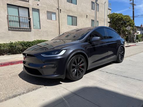 Used 2023 Tesla Model X Plaid image 6