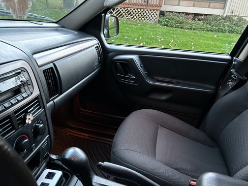 Used 2004 Jeep Grand Cherokee Laredo w/ Convenience Group image 27