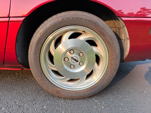 Used 1995 Chevrolet Corvette Coupe RWD image 8