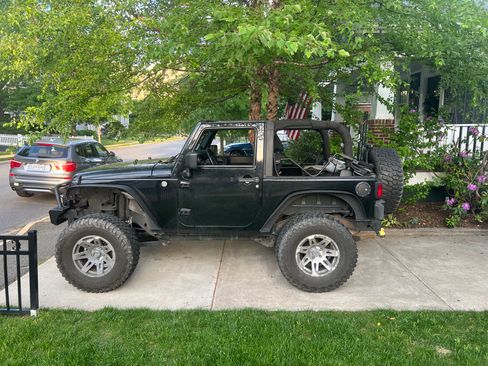 Used 2013 Jeep Wrangler Sport w/ Connectivity Group AWD/4WD image 4