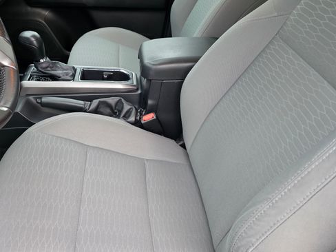 Used 2017 Toyota Tacoma SR5 w/ Tow Package image 17