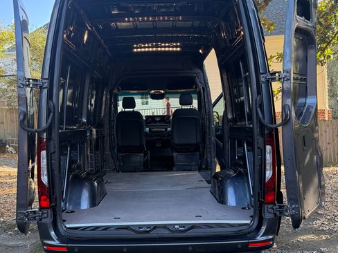 Used 2023 Mercedes-Benz Sprinter 3500 image 20