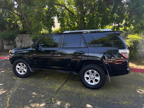 Used 2016 Toyota 4Runner 2WD image 2