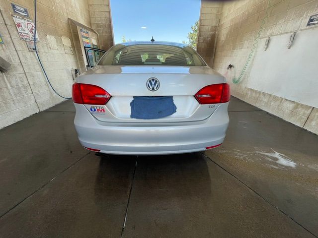Used 2012 Volkswagen Jetta TDI FWD image 10