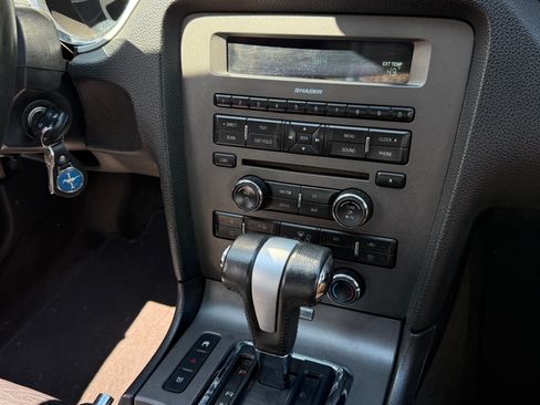 Used 2010 Ford Mustang Convertible RWD image 4