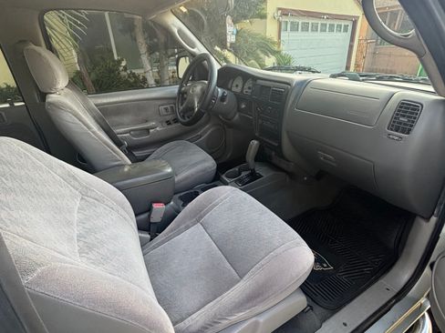 Used 2002 Toyota Tacoma PreRunner image 11