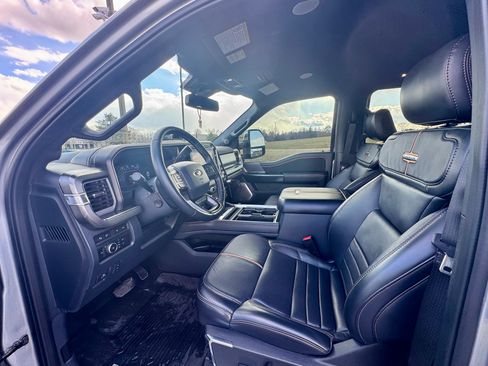 Used 2024 Ford F250 Platinum image 14