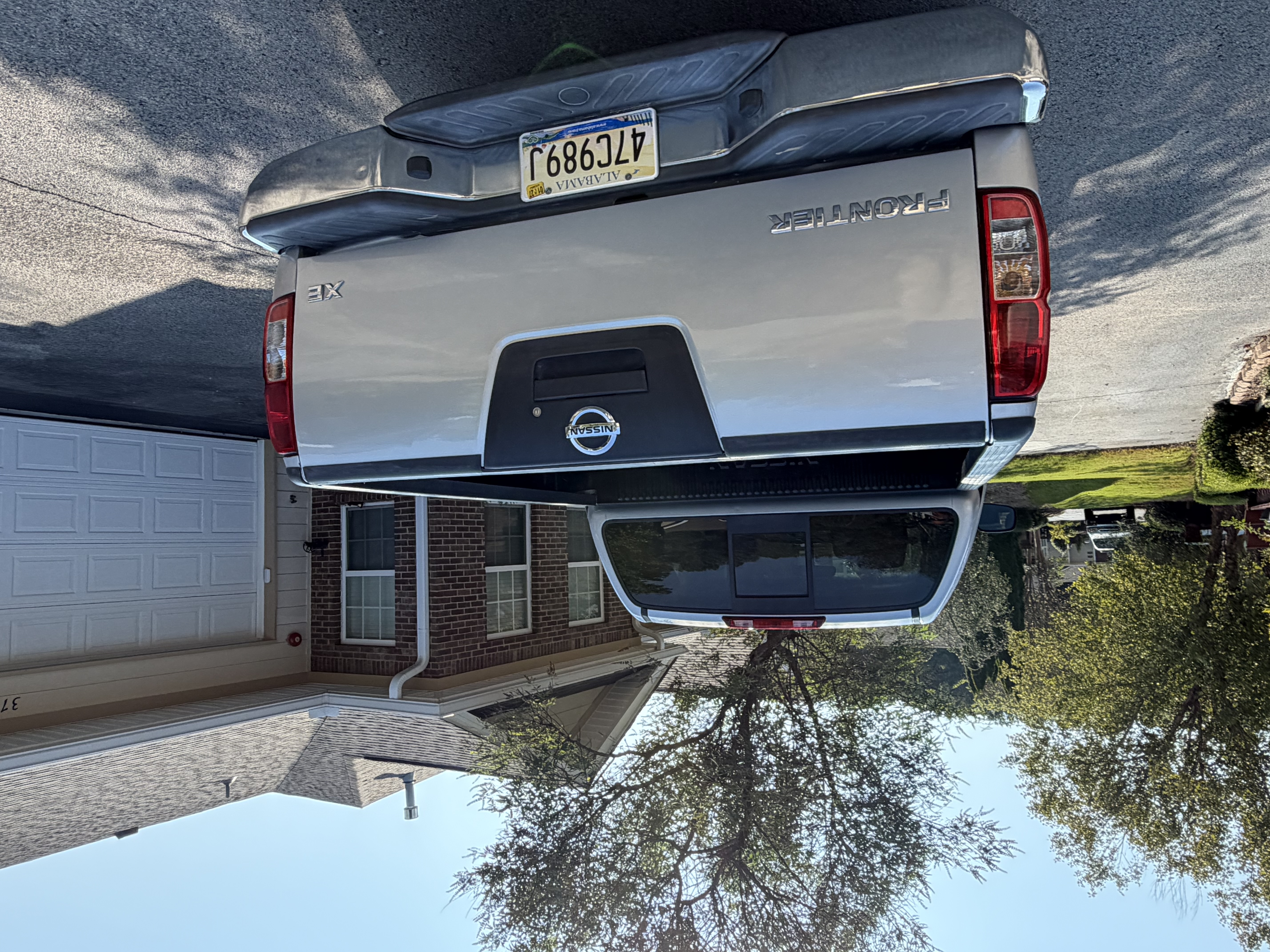 Used 2007 Nissan Frontier XE w/ Preferred Pkg RWD image 2
