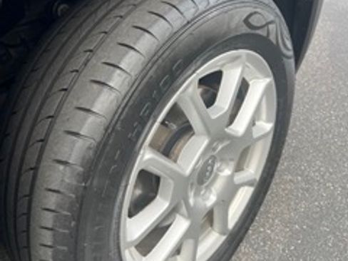 Used 2019 Jeep Renegade Latitude w/ Popular Equipment Group image 16