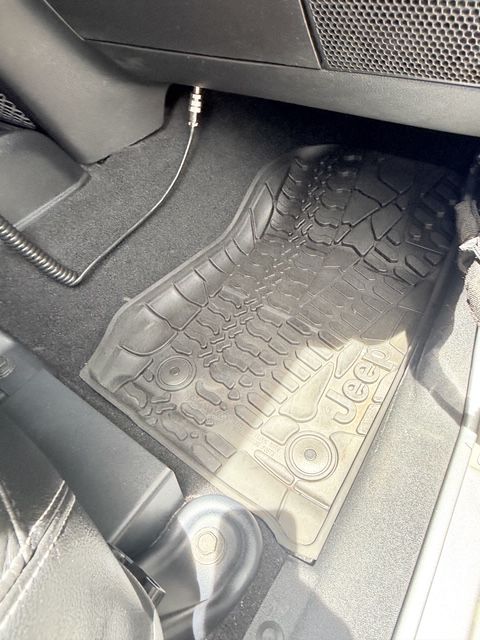 Used 2015 Jeep Wrangler Unlimited Rubicon AWD/4WD image 22