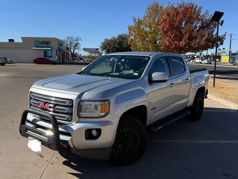 Used 2016 GMC Canyon SLE w/ All Terrain Package image 2