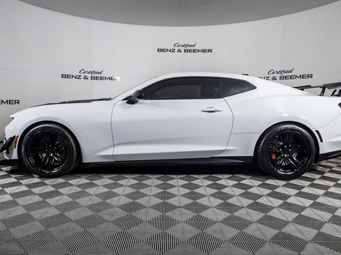 Used 2021 Chevrolet Camaro ZL1 RWD image 6