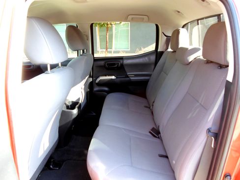 Used 2018 Toyota Tacoma SR5 image 16