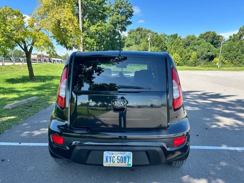 Used 2013 Kia Soul FWD image 4