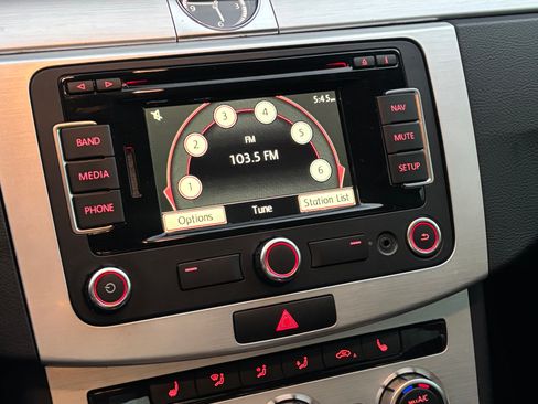 Used 2014 Volkswagen CC R-Line image 11