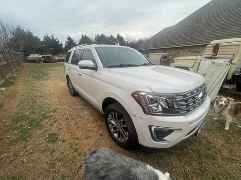 Used 2018 Ford Expedition Limited w/ Equipment Group 301A image 16